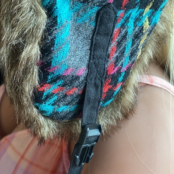Claire’s - plaid Faux Fur Aviator Style Hat for women - Picture 5 of 14